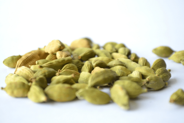 Different ways to give your dog cardamom